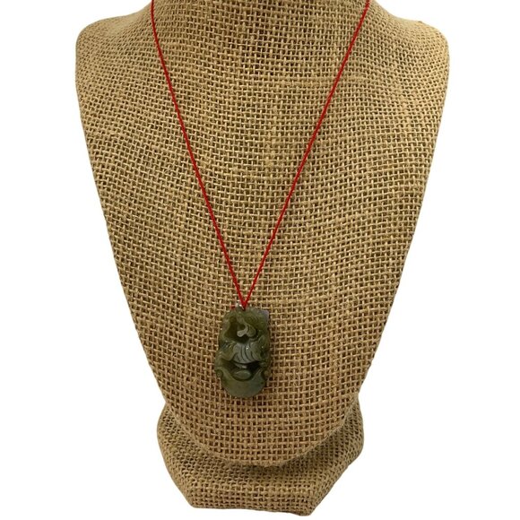 New with tags Chinese Artisan jadeite Jade Carved Dragon Pendant Necklace Green - Picture 1 of 11